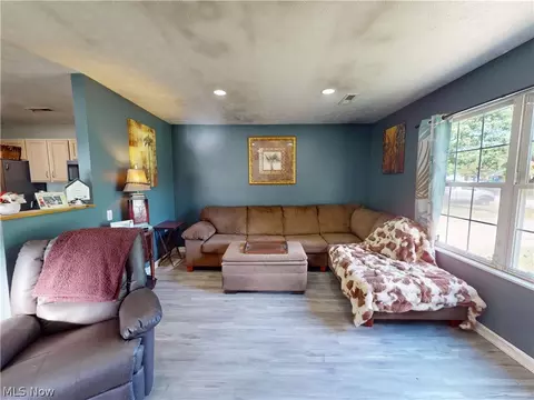 Living - 9552 Cloverleaf Rd, Windham, OH 44288 photo 1 of 1