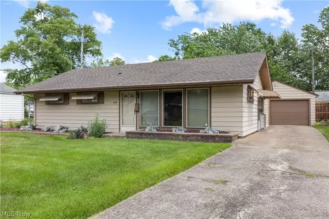 4129 Palm Ave, Lorain, OH 44055