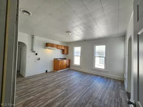 Living - 1335 W 3rd St, Ashtabula, OH 44004 photo 1 of 4