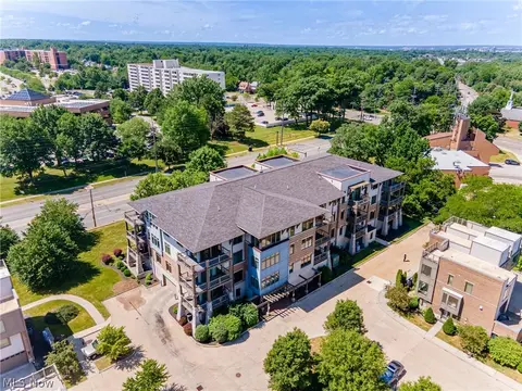 1403 Copper Trce #402, Cleveland Heights, OH 44118
