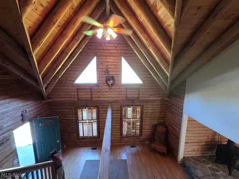 Entry Way - 277 Vickis Ln, Wheeling, WV 26003 photo 6 of 12