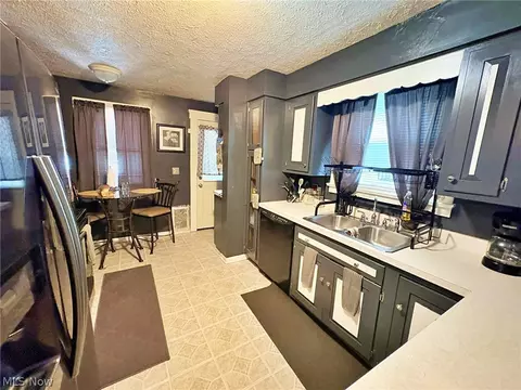 257 Wooster St, Elyria, OH 44035 photo 10