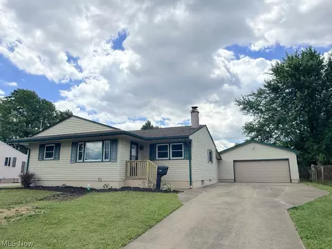 5193 Pinecrest, Austintown, OH 44515