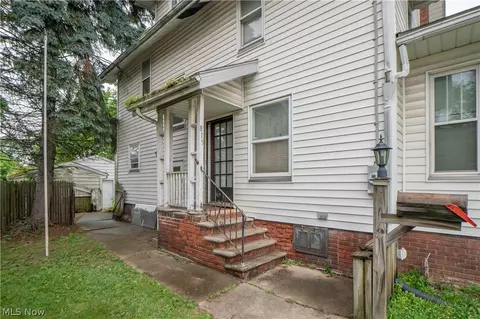 815 Broad Ave NW, Canton, OH 44708 photo 2