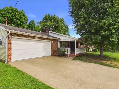 140 Hendricks St, Newport, OH 45768