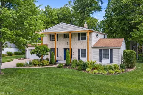 3965 Laurel Glenn Dr, Broadview Heights, OH 44147