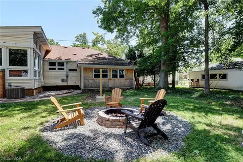 Exterior - 454 E 266th St, Euclid, OH 44132 photo 2 of 4