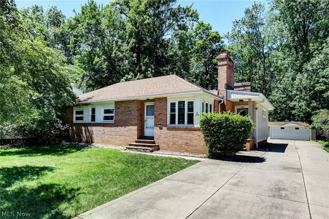 454 E 266th St, Euclid, OH 44132