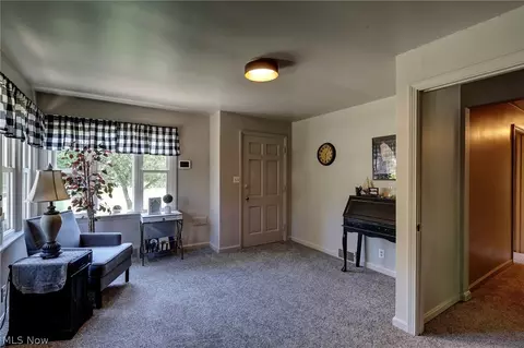 Entry Way - 454 E 266th St, Euclid, OH 44132 photo 1 of 2