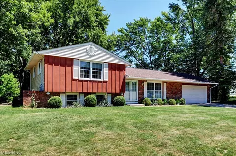6065 E Valleyview Ct, Mentor, OH 44060