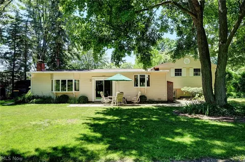 Exterior - 6065 E Valleyview Ct, Mentor, OH 44060 photo 3 of 5