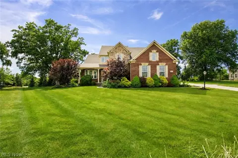 14 Yorkshire Dr, Aurora, OH 44202