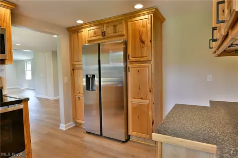 Kitchen - 1070 Calla Rd E, Poland, OH 44514 photo 5 of 5