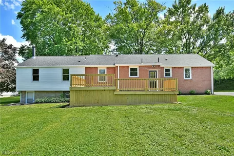 Exterior - 1070 Calla Rd E, Poland, OH 44514 photo 2 of 8