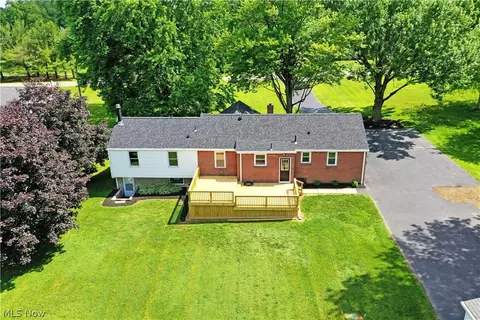 Exterior - 1070 Calla Rd E, Poland, OH 44514 photo 4 of 8