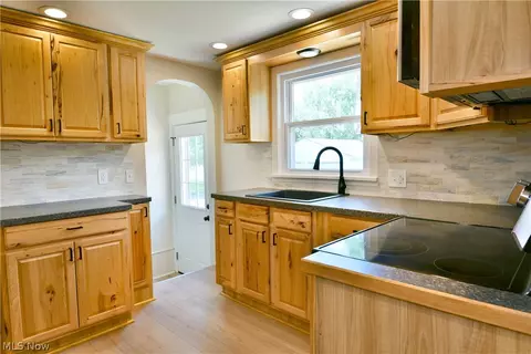 Kitchen - 1070 Calla Rd E, Poland, OH 44514 photo 1 of 5