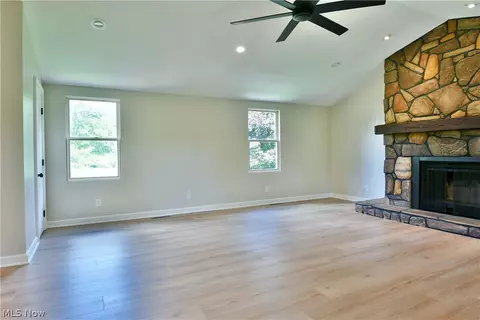 Living - 1070 Calla Rd E, Poland, OH 44514 photo 2 of 7