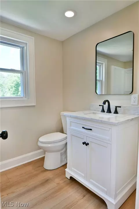 Bath - 1070 Calla Rd E, Poland, OH 44514 photo 2 of 4
