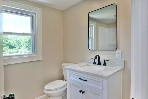 Bath - 1070 Calla Rd E, Poland, OH 44514 photo 1 of 4