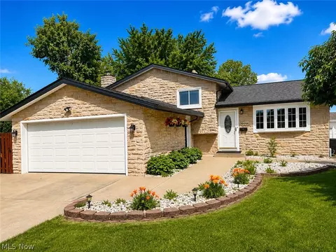 6444 Schaaf Dr, Brook Park, OH 44142