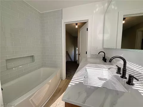 Bath - 741 Chitty Ave, Akron, OH 44303 photo 5 of 6