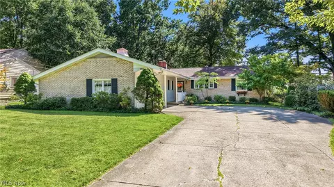 Exterior - 8564 Squires Ln NE, Warren, OH 44484 photo 6 of 7
