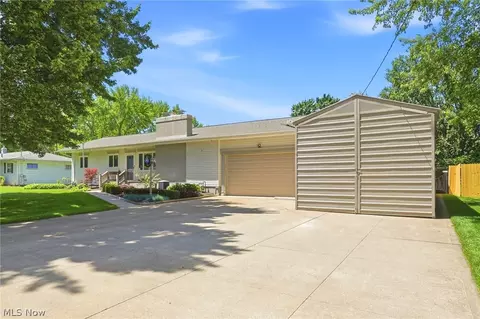 3230 Ethan Allen Rd, Barberton, OH 44203