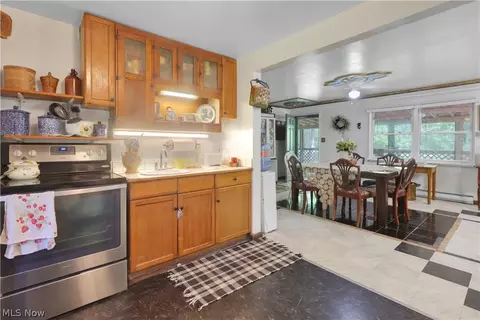 Entry Way - 5123 4th Ave, Andover, OH 44003 photo 1 of 2