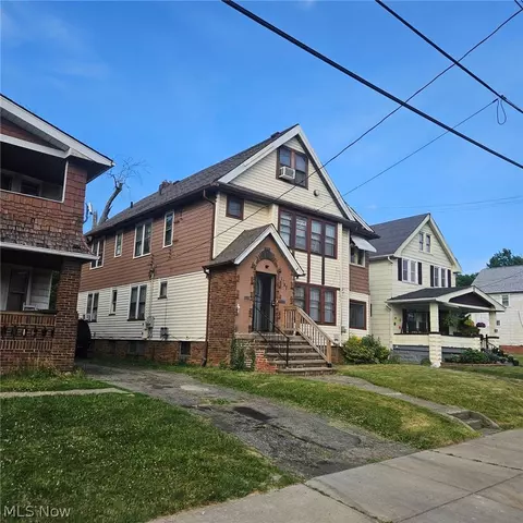 1747 Catalpa Rd, Cleveland, OH 44112
