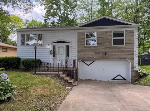 2821 Tod Ave NW, Warren, OH 44484