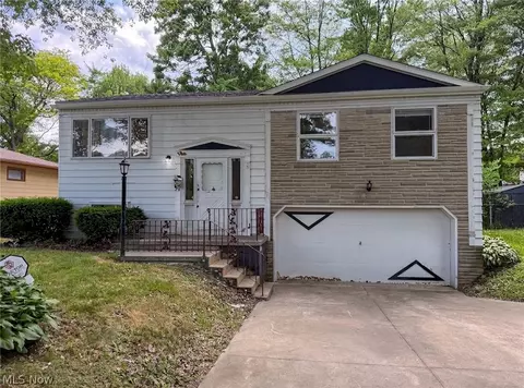 2821 Tod Ave NW, Warren, OH 44484
