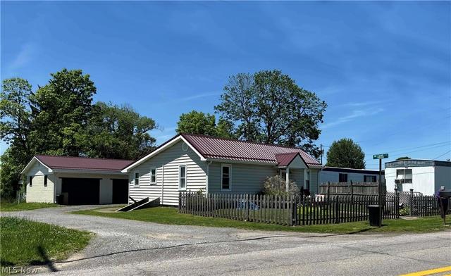 403 Lee Rd, Follansbee, WV 26037