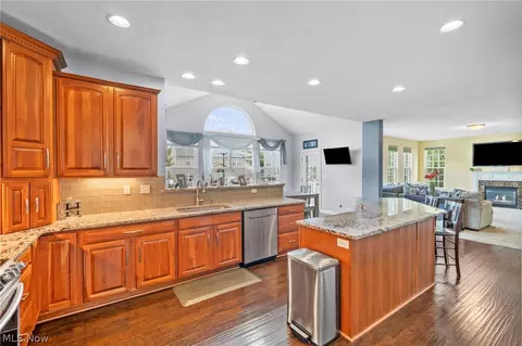 Kitchen - 1165 Jonah Dr, Copley, OH 44321 photo 3 of 6