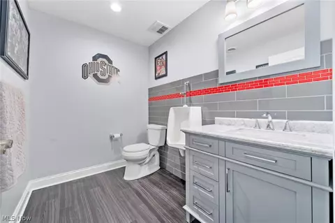 Bath - 1165 Jonah Dr, Copley, OH 44321 photo 2 of 2