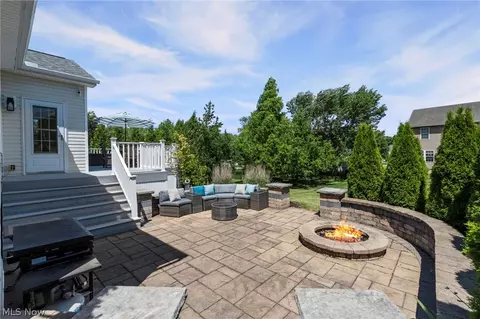 Exterior - 1165 Jonah Dr, Copley, OH 44321 photo 5 of 7