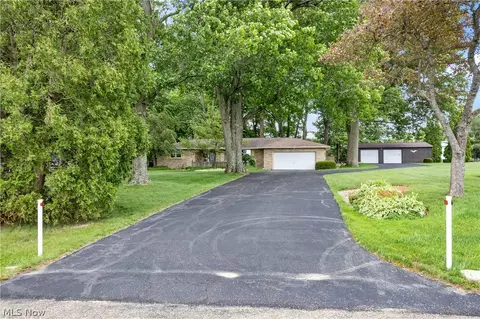 2560 Kenyon Ave NW, Massillon, OH 44647