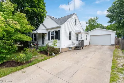 1513 10th St, Cuyahoga Falls, OH 44221