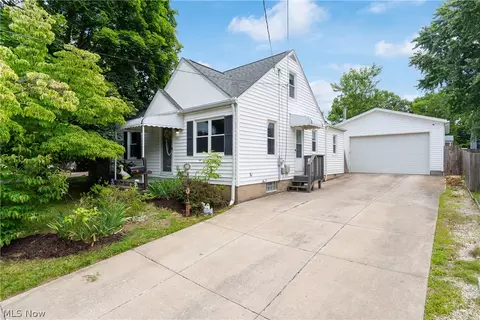 1513 10th St, Cuyahoga Falls, OH 44221