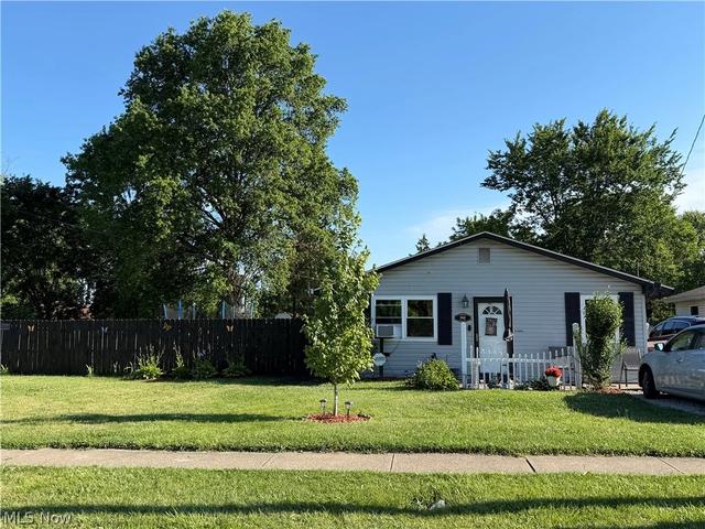 362 Brace Ave, Elyria, OH 44035