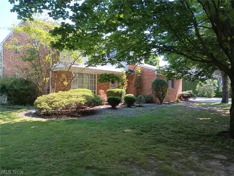 24500 Westwood Rd, Westlake, OH 44145
