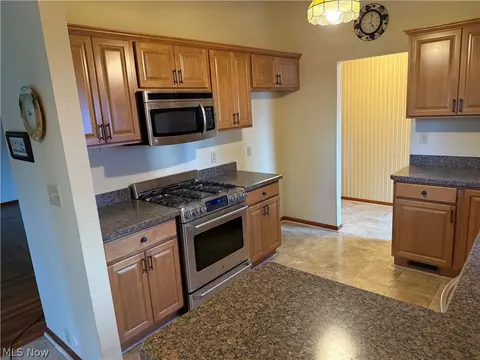2174 Rockefeller Rd, Wickliffe, OH 44092 photo 6