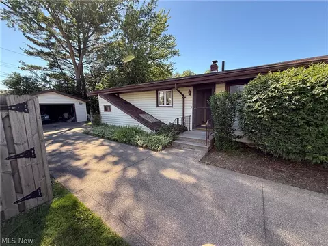 2174 Rockefeller Rd, Wickliffe, OH 44092 photo 33