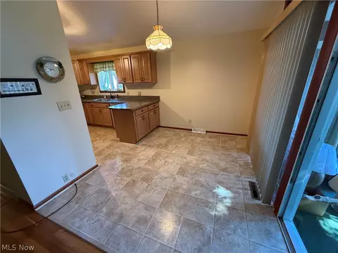 2174 Rockefeller Rd, Wickliffe, OH 44092 photo 8