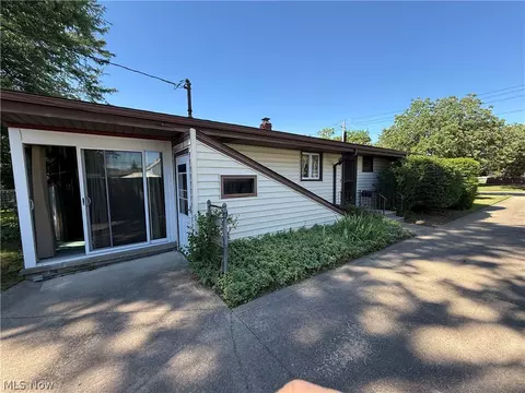 2174 Rockefeller Rd, Wickliffe, OH 44092 photo 32