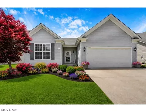 8024 Parkcroft Dr, Mentor, OH 44060