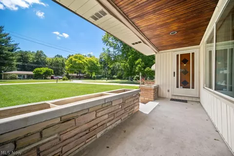 7988 Wright Rd, Broadview Heights, OH 44147 photo 4