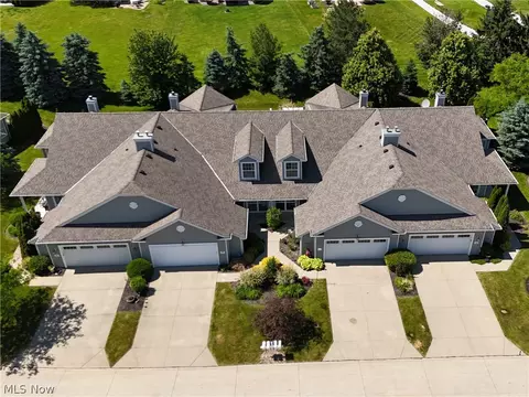 546 Hyannis Port Cir, Avon Lake, OH 44012