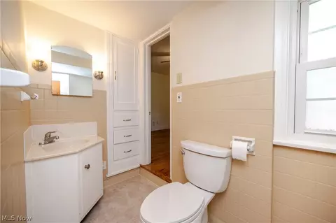 Bath - 222 Brookfield Ave, Boardman, OH 44512 photo 1 of 5