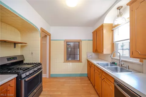 Kitchen - 222 Brookfield Ave, Boardman, OH 44512 photo 1 of 2