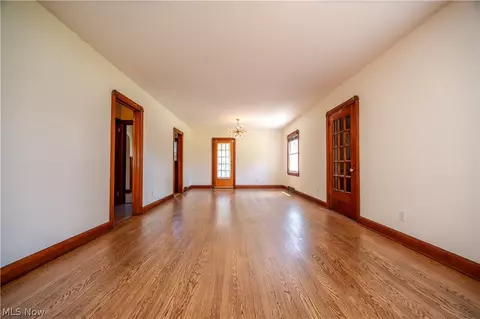 Living - 222 Brookfield Ave, Boardman, OH 44512 photo 1 of 4